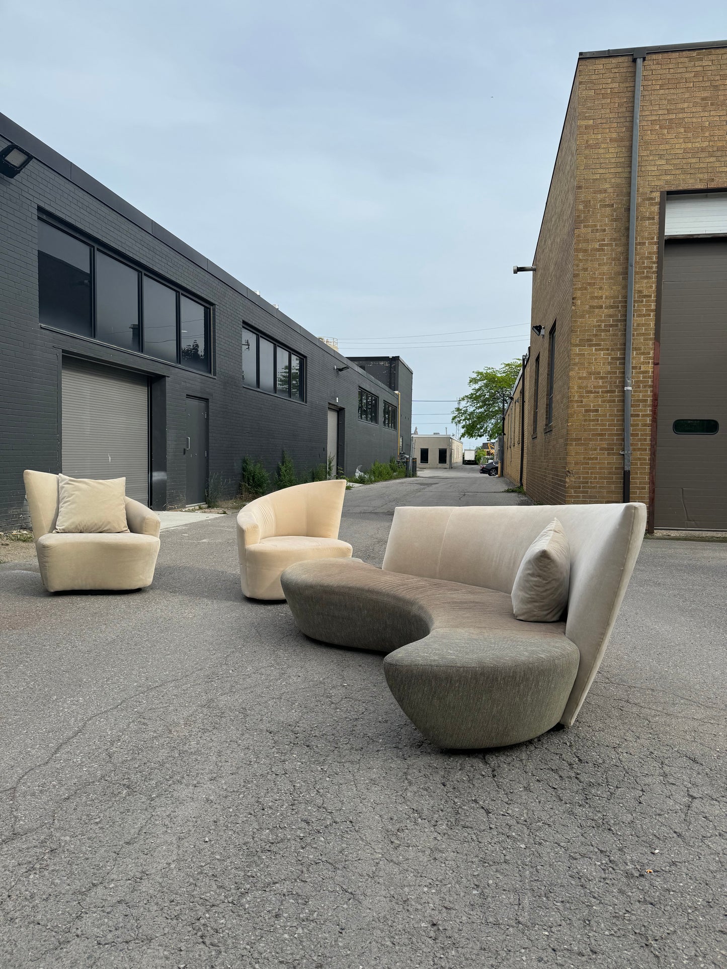 Vladimir Kagan Bilbao Swivel Lounge Chairs, set of 2