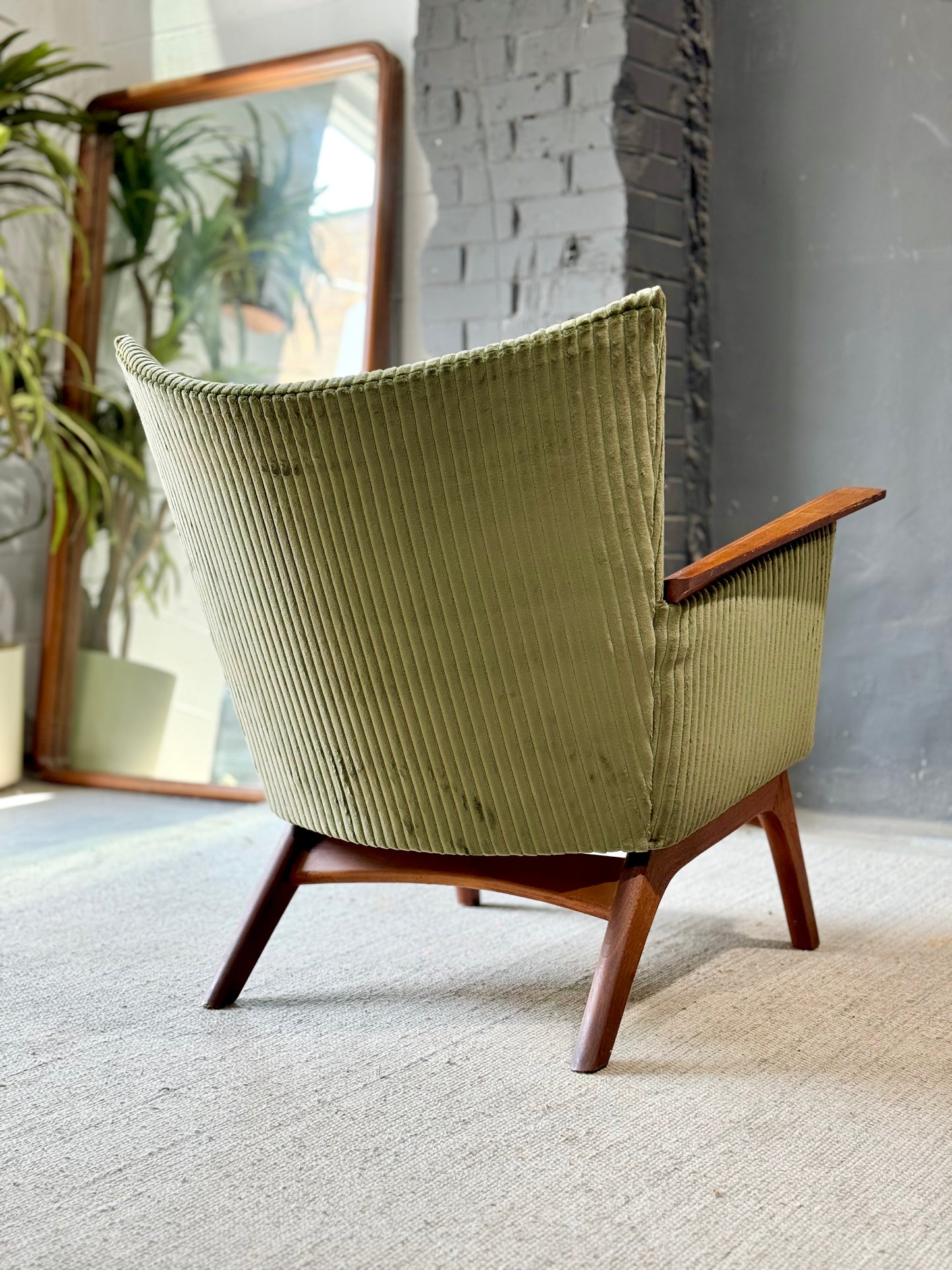 Adrian Pearsall for Craft Associates Walnut Lounge Chair