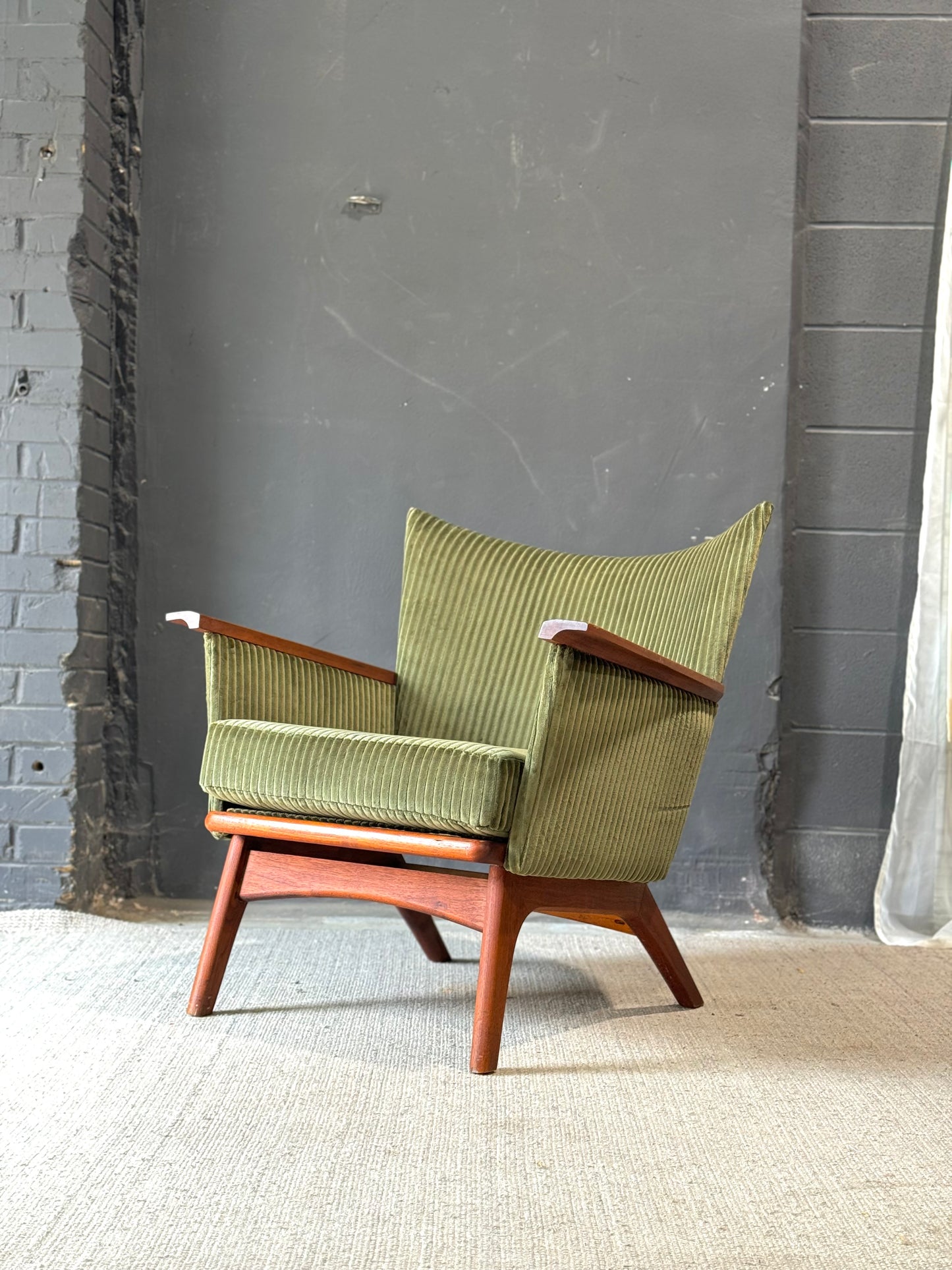 Adrian Pearsall for Craft Associates Walnut Lounge Chair